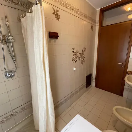 Apartment Triangolo Trilocale Con Terrazzo Vista Mare Parziale Caorle