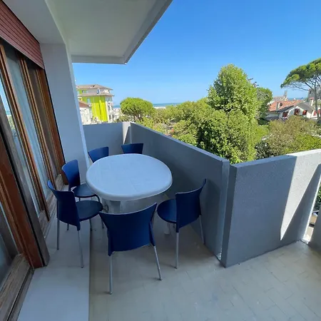 Apartment Triangolo Trilocale Con Terrazzo Vista Mare Parziale *